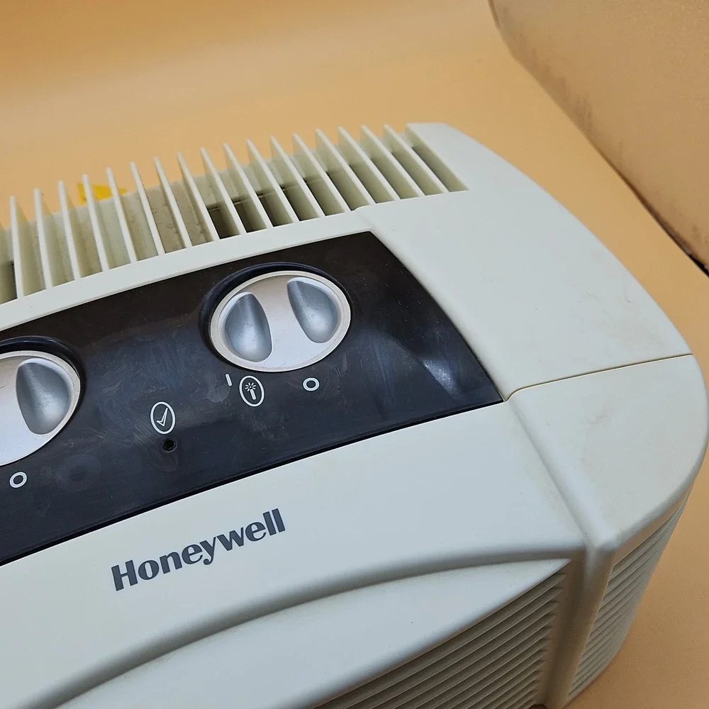 Honeywell HEPAClean Compact Air Purifier Cleaner HEPA Filter Pet Allergies 16200
